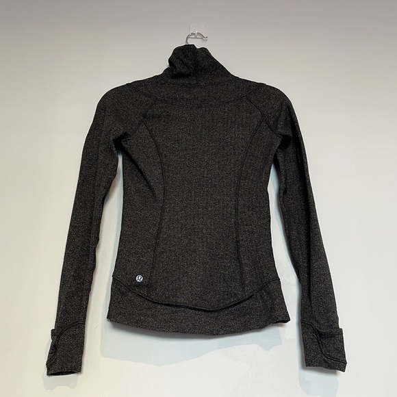 Lululemon long sleeve top - Picture 2 of 4